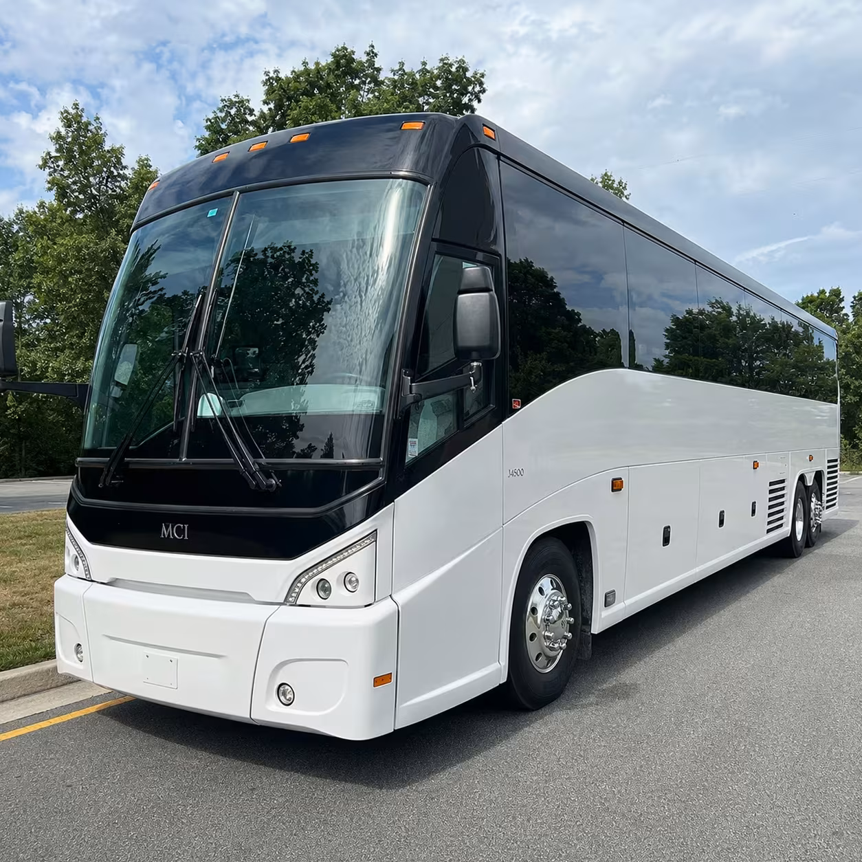 lauderhill charter bus rentals to fort lauderdale hollywood airport